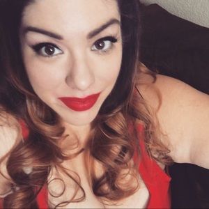 Meet your Posher, Angelica